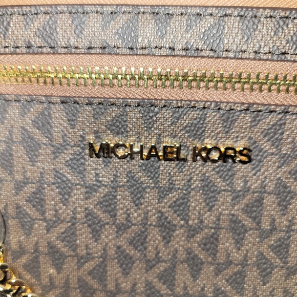 MICHAEL KORS JET SET SIGNATURE CROSSBODY NWT - Picture 9 of 10